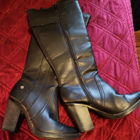 Below the knee boots size 6 - Picture 7 of 8